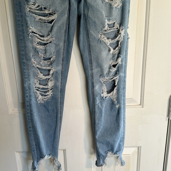 American Eagle Mom Jean with holes size 0 regular - Picture 2 of 6